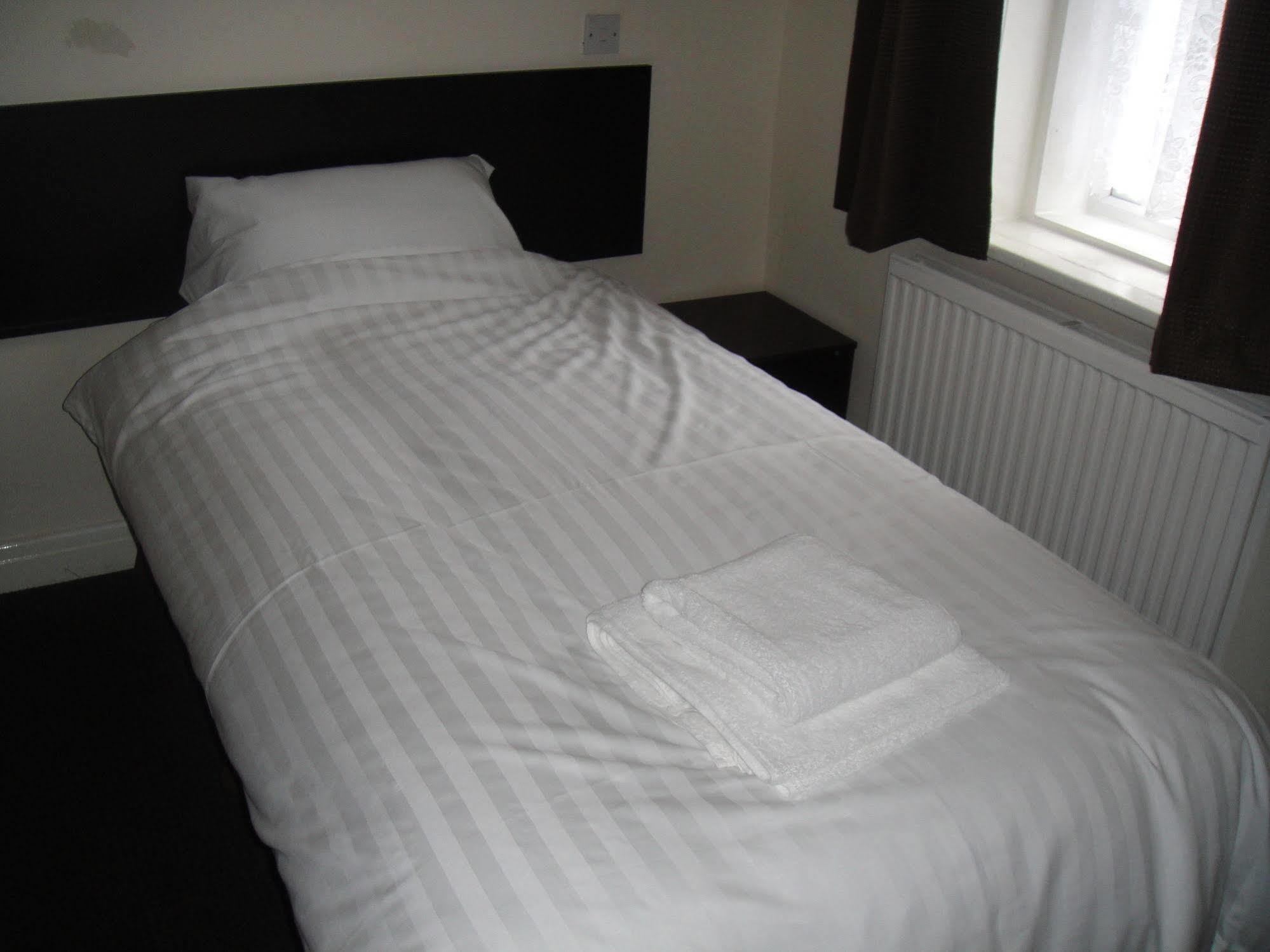 Mount Guest House Дентон Экстерьер фото